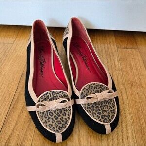 Beverly Feldman Animal print flats woman's size 7.5